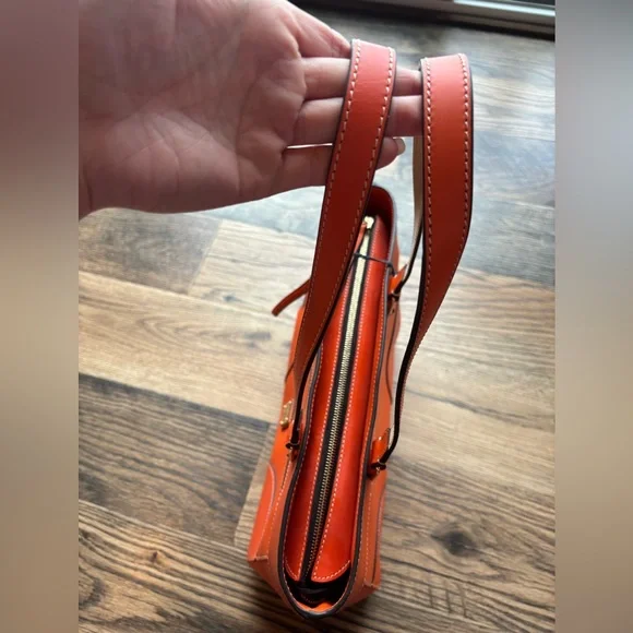 Firm Dooney & Bourke Vibrant Orange Tote - Picture 3 of 11